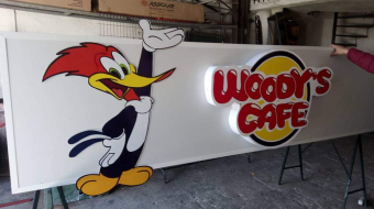woodyscafe_isiklikutuharftabela